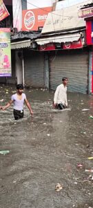 मात्र आधे घंटे की बारिश में शहर हो गया पानी-पानी