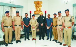 राज्यपाल ने दी राजभवन में कार्यरत सुरक्षा कर्मियों के स्थानांतरण पर विदाई