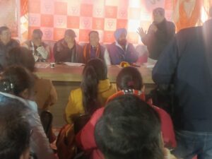 पार्टी कार्यालय पहुंचकर अनेक महिला और पुरुषों ने ली भाजपा की सदस्यता