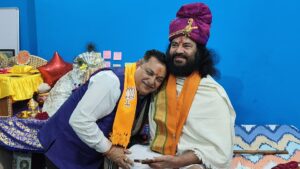हरि चैतन्यपुरी महाराज ने दीपक बाली को दिया आशीर्वाद