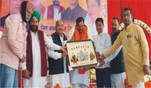 पात्र लोगों तक पहुंचाएं सरकार की योजनाएं: जिंदल