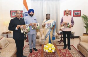 राष्ट्रपति ने किया विशेष डाक टिकट जारी