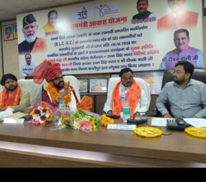 स्वच्छता कर्मचारियों को वेतन, वर्दी व सफाई उपकरण समय से देने के निर्देश