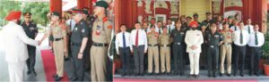 राज्यपाल ने माउंट एवरेस्ट फतेह करने वाले जवानों और एनसीसी कैडेट्स को किया सम्मानित