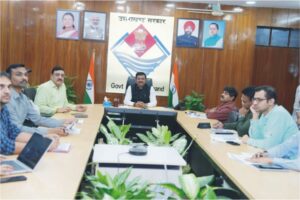 परिवहन विभाग और संबंधित अधिकारियों द्वारा किया गया उत्तराखंड की इलेक्ट्रिक वाहन पॉलिसी- 2025 का ड्राफ्ट प्रस्तुत