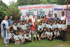 आरोहण सामाजिक संस्था ने किया शिवालिक स्कूल में पौधारोपण