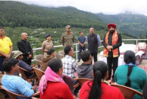 राज्यपाल ने किया आपदाग्रस्त क्षेत्रों का दौरा