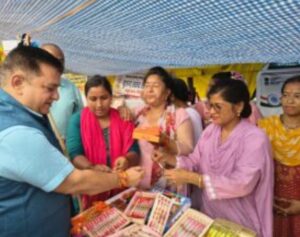 रक्षाबंधन पर बहनों ने महापौर दीपक बाली को बांधी राखियां