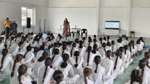 समर स्टडी हॉल में छात्राओं के लिए किया स्वास्थ्य शिविर का आयोजन