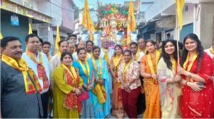 गाजे-बाजे के साथ निकाली गई महाराजा अग्रसेन की शोभायात्रा