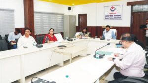 स्थानान्तरण हो चुके कर्मियों को डीएम तत्काल करें कार्यमुक्त : मुख्य सचिव