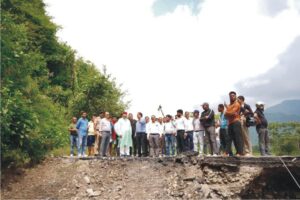 देहरादून-मसूरी रोड़ पर बैली ब्रिज बनाने का युद्ध स्तर पर चल रहा है काम