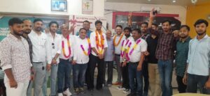 हीरो शोरूम पर हुआ छात्रसंघ अध्यक्ष का स्वागत