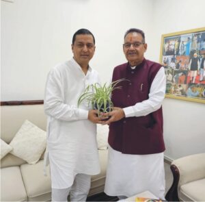 कैबिनेट मंत्री गणेश जोशी ने की सांसद अनिल बलूनी से शिष्टाचार भेंट