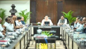 सीएम हेल्पलाइन 1905 की समीक्षा बैठक में अधिकारियों को कड़े निर्देश, कहा — लंबित प्रकरणों का अभियान चलाकर करें समाधान