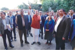 मुख्यमंत्री ने आईएसबीटी में मौजूद यात्रियों से भी मुलाकात कर उनका हालचाल जाना और उनसे फीडबैक लिया