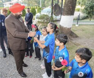 राज्यपाल ने किया ‘‘अमृत पीढ़ी संवाद’’ कार्यक्रम में बच्चों के साथ संवाद