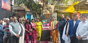 जयंती पर कांग्रेसियों ने किया इंदिरा गांधी को नमन