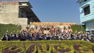 बाल दिवस पर रोटरी क्लब कॉर्बेट ने छात्राओं को बांटे स्कूल बैग