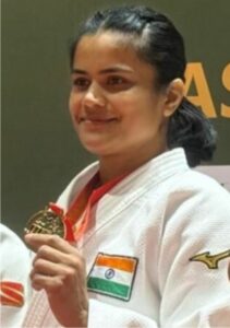जूडो खिलाड़ी यामिनी मौर्य ने एशियन जूडो चैंपियनशिप में जीता स्वर्ण पदक