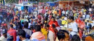 हिडंबा देवी मंदिर पर प्रसाद चढ़ाने को उमड़ी अपार भीड़