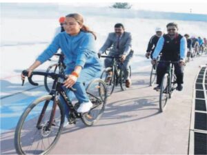 77वीं सीनियर, 54वीं जूनियर एवं 40वीं सब-जूनियर ट्रैक साइकिलिंग नेशनल चैंपियनशिप में खेल मंत्री रेखा आर्या पहुंची