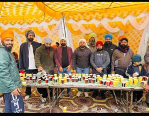 बलिदान दिवस पर किया दूध लंगर व रक्तदान शिविर का आयोजन