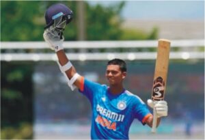 मुम्बई के यशस्वी जायसवाल ने तूफानी शतक जड़ा