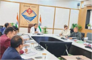 विश्वविद्यालय छात्रों को डीजी लॉकर पर उपलब्ध कराने के दिये निर्देश: डा. धन सिंह रावत