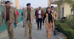 बिचपुरी में 64 बीघा अतिरिक्त सीलिंग भूमि घोषित, राजस्व विभाग ने लगाया सूचना बोर्ड