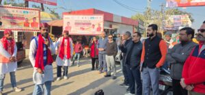 काशीपुर को साफ स्वच्छ रखने के लिए हो रहे नुक्कड़ नाटकों में बढ़ रही है भीड़