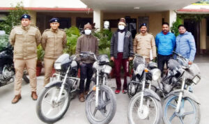 दो वाहन चोर गिरफ्तार, चोरी की चार बाइक बरामद