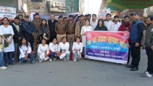 ज्ञानार्थी कॉलेज के विद्यार्थियों ने नुक्कड़ नाटक कर  दी यातायात नियमों की जानकारी