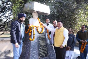 एलडी भट्ट की जयंती पर मेयर बाली ने दी श्र(ांजलि