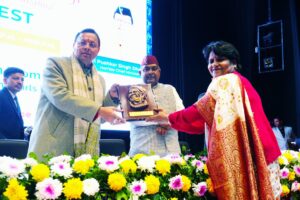 ‘शी फाॅर स्टेम’ कार्यशाला में सीएम धामी ने 20 छात्राओं को दी 50-50 हजार की छात्रवृत्ति