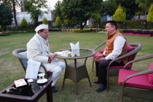 महापौर ने मुख्यंत्री से मिल किया होली मिलन समारोहश् में मुख्य अतिथि के रूप में पधारने का अनुरोध