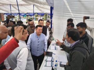 स्मार्ट मीटर की शिकायतों के निस्तारण हेतु यूपीसीएल ने लगाया शिविर