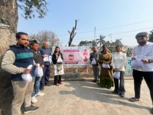 नगर निगम में किया गया निःशुल्क कम्पोस्ट वितरण