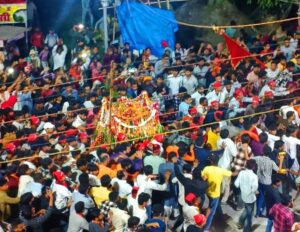 मां का डोला चैती मेला पहुंचने के बाद उमड़ी भीड़