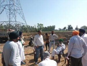 किसानों ने आग से फसल के नुकसान का मांगा मुआवजा