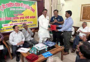 किसान विकास क्लब की बैठक मंे दी किसानों को नवीनतम योजनाओं की जानकारी