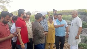 गैबिया नाले की तलीझाड़ सफाई का मेयर ने टीम के साथ ने किया निरीक्षण