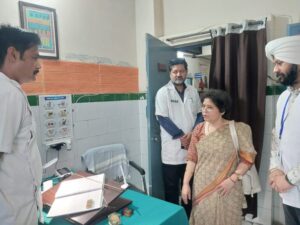 डीजी  ने किया  एलडी भट्ट राजकीय चिकित्सालय का निरीक्षण