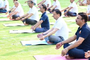 तनावमुक्त और संतुलित जीवन के लिए योग अपनाएं: मुख्यमंत्री