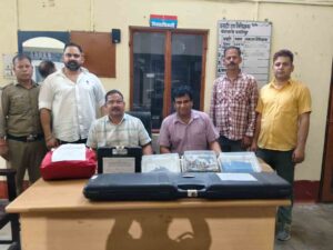 स्विफ्ट कार से अवैध हथियारों का जखीरा बरामद