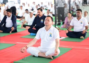 अंतर्राष्ट्रीय योग दिवस मुख्यमंत्री ने किया योगाभ्यास