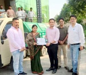 सीडीओ ने किया ब्लाॅक प्रमुख चंद्रप्रभा को सम्मानित