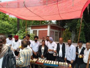 गुरू अर्जुन देव जी के शहीदी दिवस पर बार एसोसिएशन ने लगाई छबील