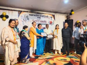 माक्षार्थ फाउंडेशन एवं सुरों के राही ने किया चिकित्सकों का सम्मान