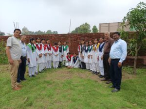 तुलाराम राजाराम विद्यालय में हरेला पर्व पर किया पौधारोपण